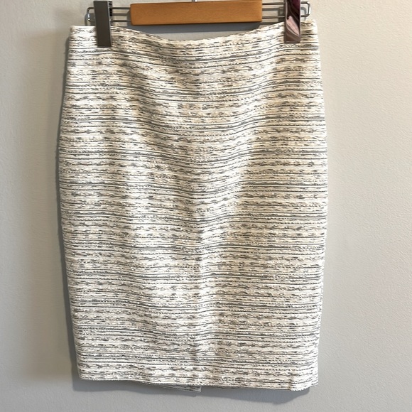 Ann Taylor tweed pencil skirt. - Picture 3 of 3